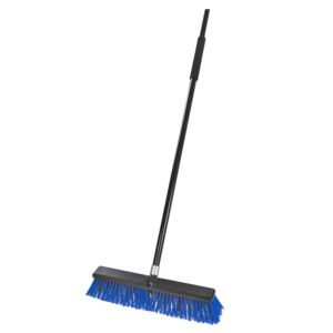 Balai-brosse avec manche en métal