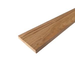 Planche en bois de chêne rouge